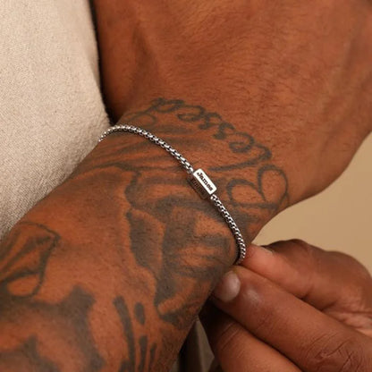 Pulseira Masculina em Aço Inoxidável – Estilo, Força e Versatilidade