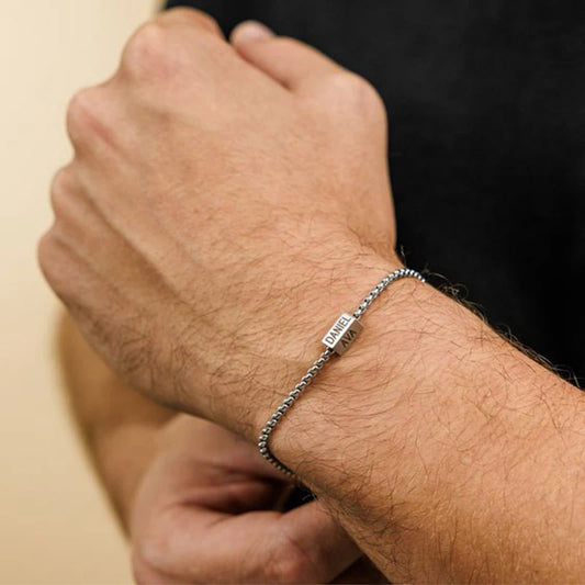 Pulseira Masculina em Aço Inoxidável – Estilo, Força e Versatilidade