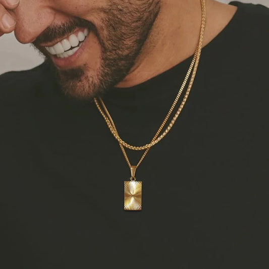 Colar Dourado Pingente Geométrico – Estilo & Sofisticação